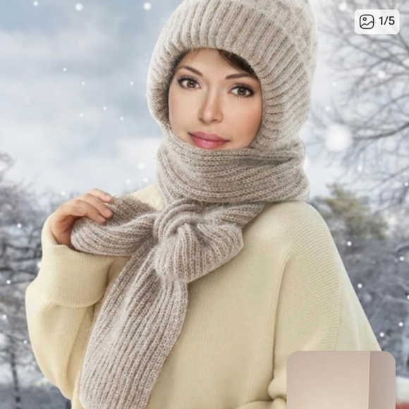 Cozy Integraded 2 In 1 Hat And Scarf - Picture 1 of 4